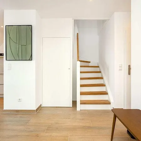 With 2 Bedrooms بيت للعطل *