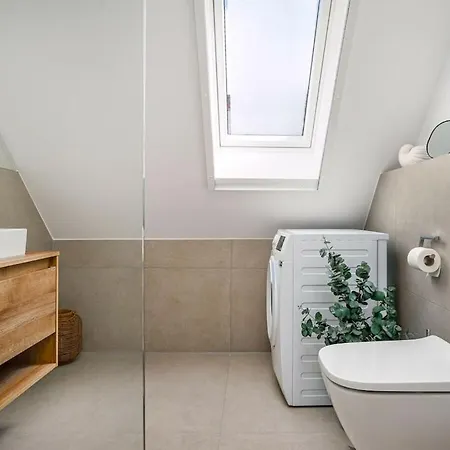 With 2 Bedrooms بيت للعطل غريتسيل